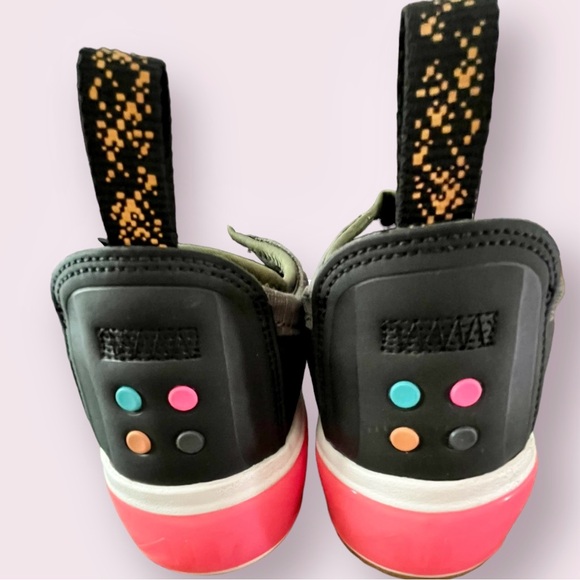 Nike Size 8 Women's Air Max DIA Winter Cargo Khaki Running Shoes, EUC - Picture 4 of 5